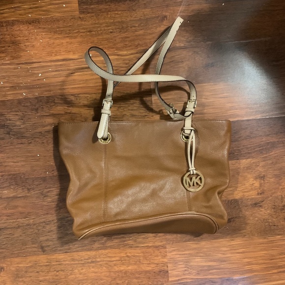 Michael Kors Handbags - Tan Michael Kors tote